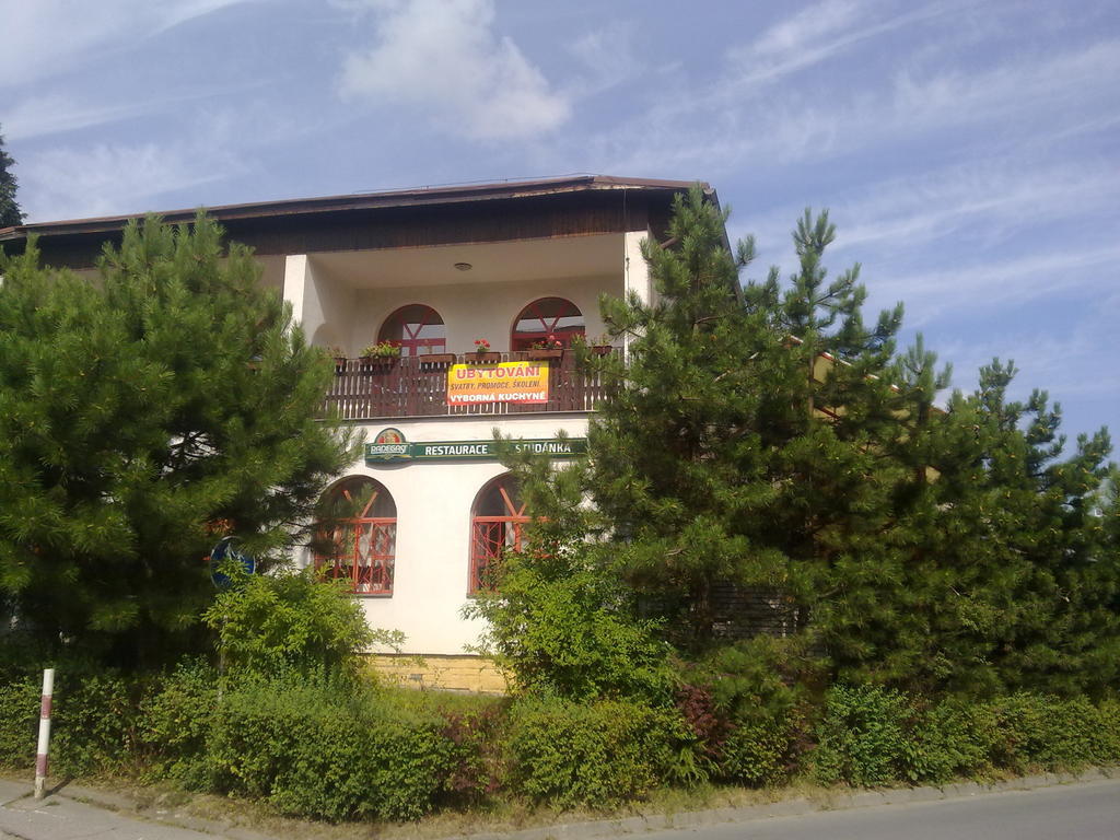 Studanka Hotell Orlová Exteriör bild