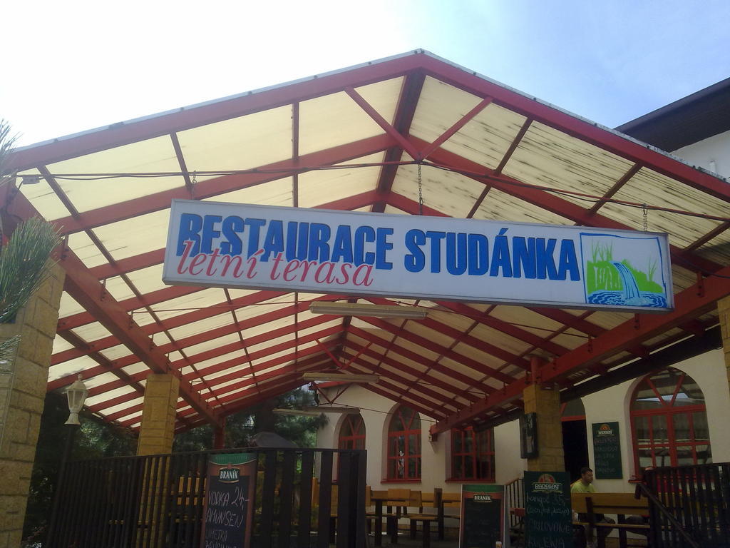 Studanka Hotell Orlová Exteriör bild